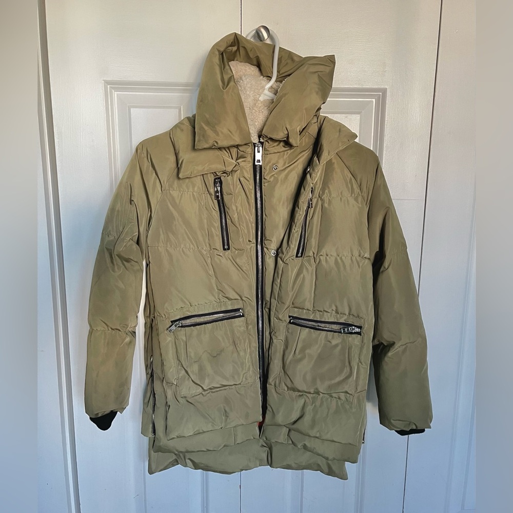 Nice winter jacket in great condition. Size Y 10-11